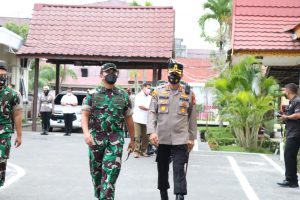 Bhakti Sosial Tim Vaksinasi Lintas Faskes Kota Dumai Bersama Panglima Komando Gabungan Wilayah Pertahanan I
