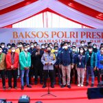 Kapolri berfoto bersama dengan gabungan BEM dan OKP