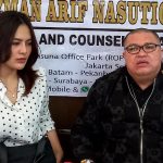 Foto Iqlima Kim dan pengacaranya, Razman Arif Nasution