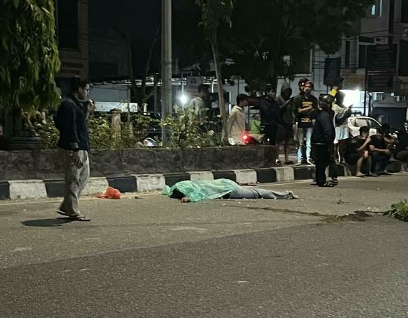 Foto pengendara sepeda motor korban kecelakaan tunggal