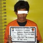 Foto tersangka pelaku pembacokan bapak kandungnya sendiri