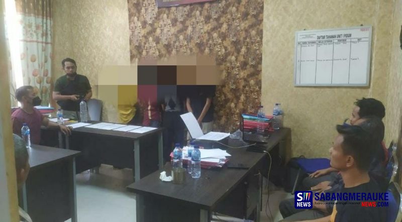 Foto pelaku pencurian kotak amal sedang di proses di Kantor Polisi
