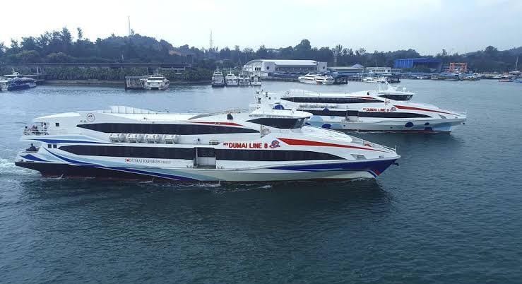 Foto Kapal Feri armada angkutan penumpang