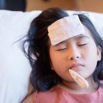 Foto ilustrasi anak sakit sedang dirawat