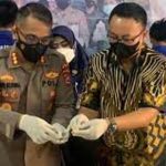 Foto Kepolisian melakukan pemeriksaan narkoba