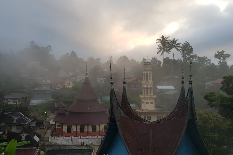 Foto Nagari Pariangan salah satu desa terindah di dunia versi Travel Budget pada 2012.(Shutterstock/Misbachul Munir)