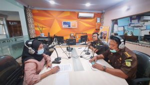 Jaksa Menyapa melalui RRI Pro 1 99.1FM Pekanbaru dengan Tema “Peran Jaksa Pengacara Negara”