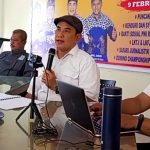 Foto Ketua PWI Riau Zulmansyah Sekedang dalam rapat panitia Konferprov XV PWI Riau