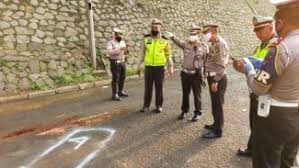 Foto Polisi mendatangi lokasi kecelakaan. (Foto ilustrasi. Sumber : Istimewa/vivanews)