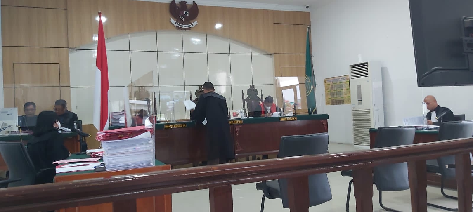 Foto persidangan terdakwa seorang wartawan Dumai Salamuddin Purba