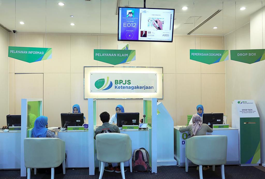 Foto tenaga kerja sedang mengurus BPJS Ketenagakerjaan (dok: Media Indonesia)