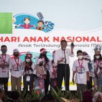 Foto Presiden Joko Widodo pada puncak peringatan Hari Anak Nasional 2022 di Kebun Raya Bogor, Jawa Barat. (Republika.co.id)