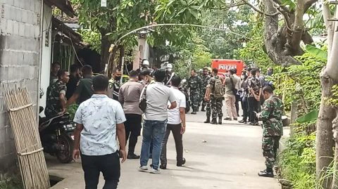 Foto lokasi ditemukannya anggota Batalion Arhanud 15/DBY tewas di rumah orang tuanya di Kendal. (dok: iNews Tv)