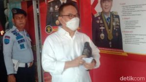 Rusli Zainal Bebas Setelah Mendapat Pembebasan Bersyarat