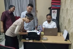 Nikita Mirzani Jalani Wajib Lapor di Polresta Serang Kota Didampingi Pengacaranya