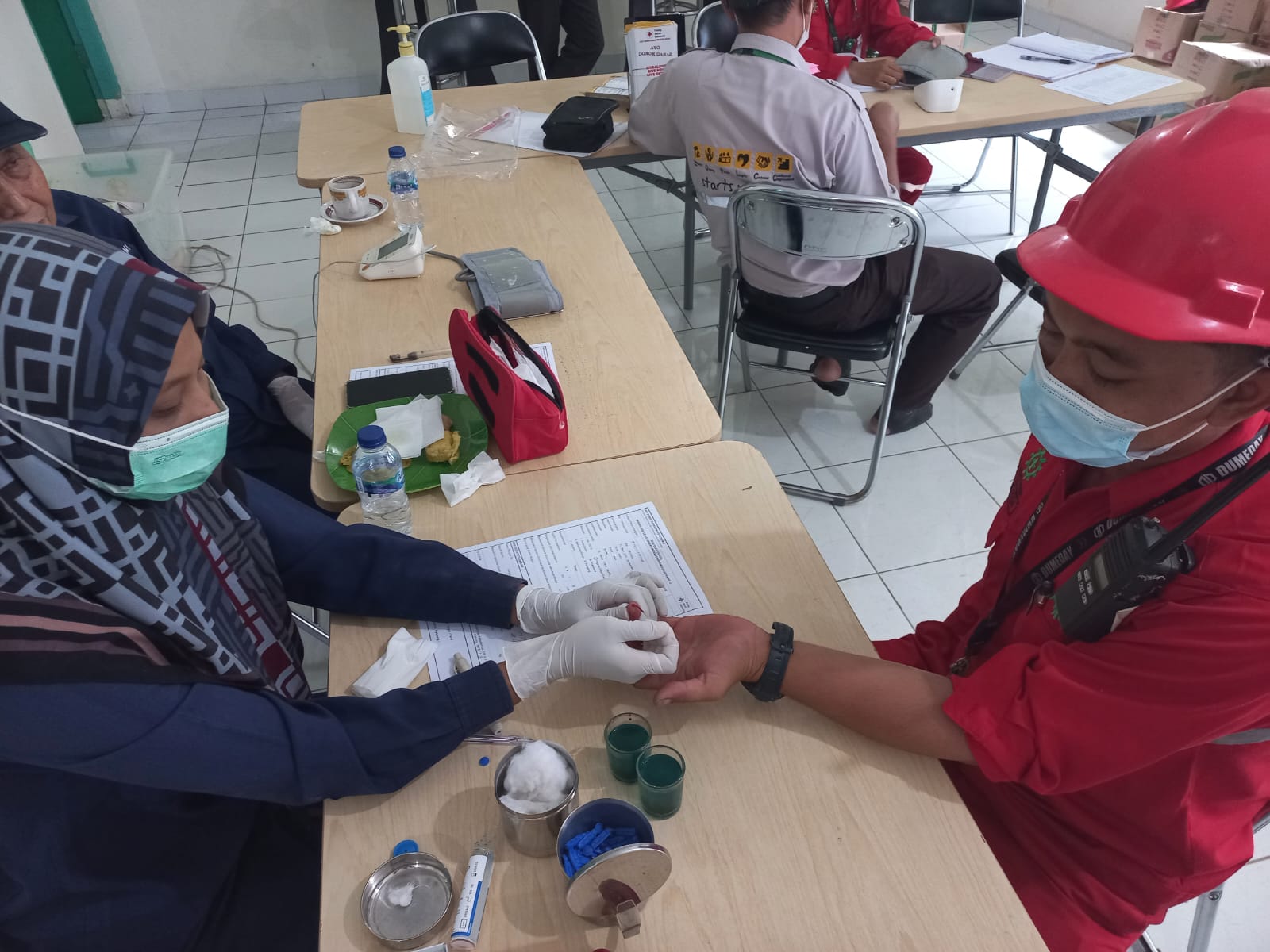 Foto pelaksanaan giat donor darah yang diadakan Apical Group bekerjasama dengan PMI Dumai