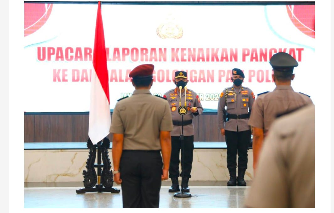 Foto Kapolri Jenderal Listyo Sigit Prabowo pimpin upacara laporan kenaikan pangkat Perwira Tinggi Polri.