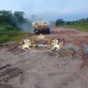 Transportasi Mobil Tangki yang Diduga Membawa Limbah Beracun Milik PT. Gema Putra Buana, Bocor Dekat Pemukiman Masyarakat