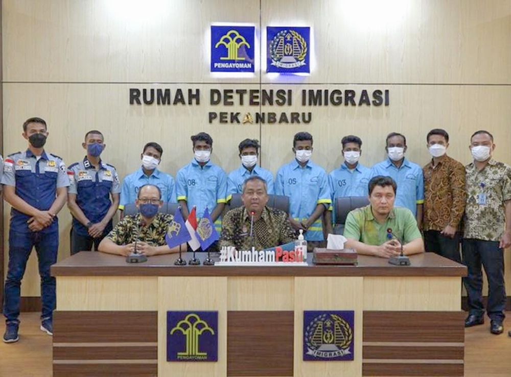 Foto pejabat Rumah Detensi Imigrasi (Rudenim) Pekanbaru saat konferensi Pers. .
