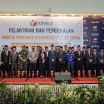 Foto bersama Walikota Dumai, Bawaslu dan seluruh Panwascam se-Kota Dumai usai acara pelantikan.