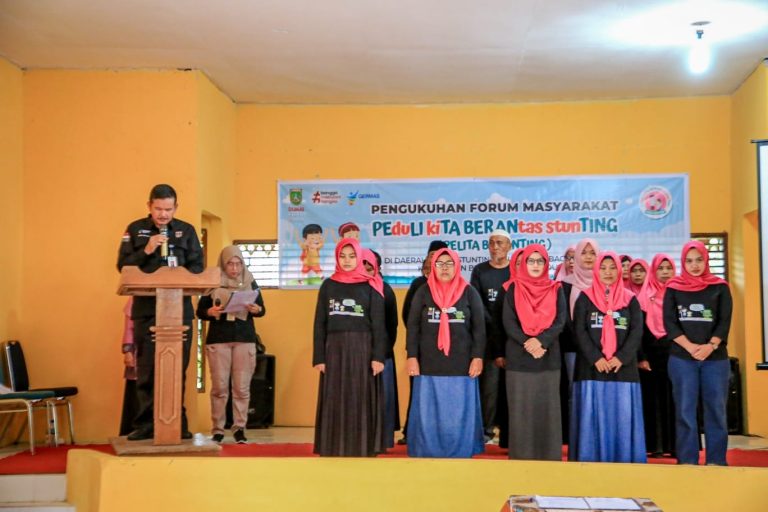 Foto pengukuhan Pengurus PELITA BERANTING Kelurahan Bagan Besar oleh Sekda Dumai.