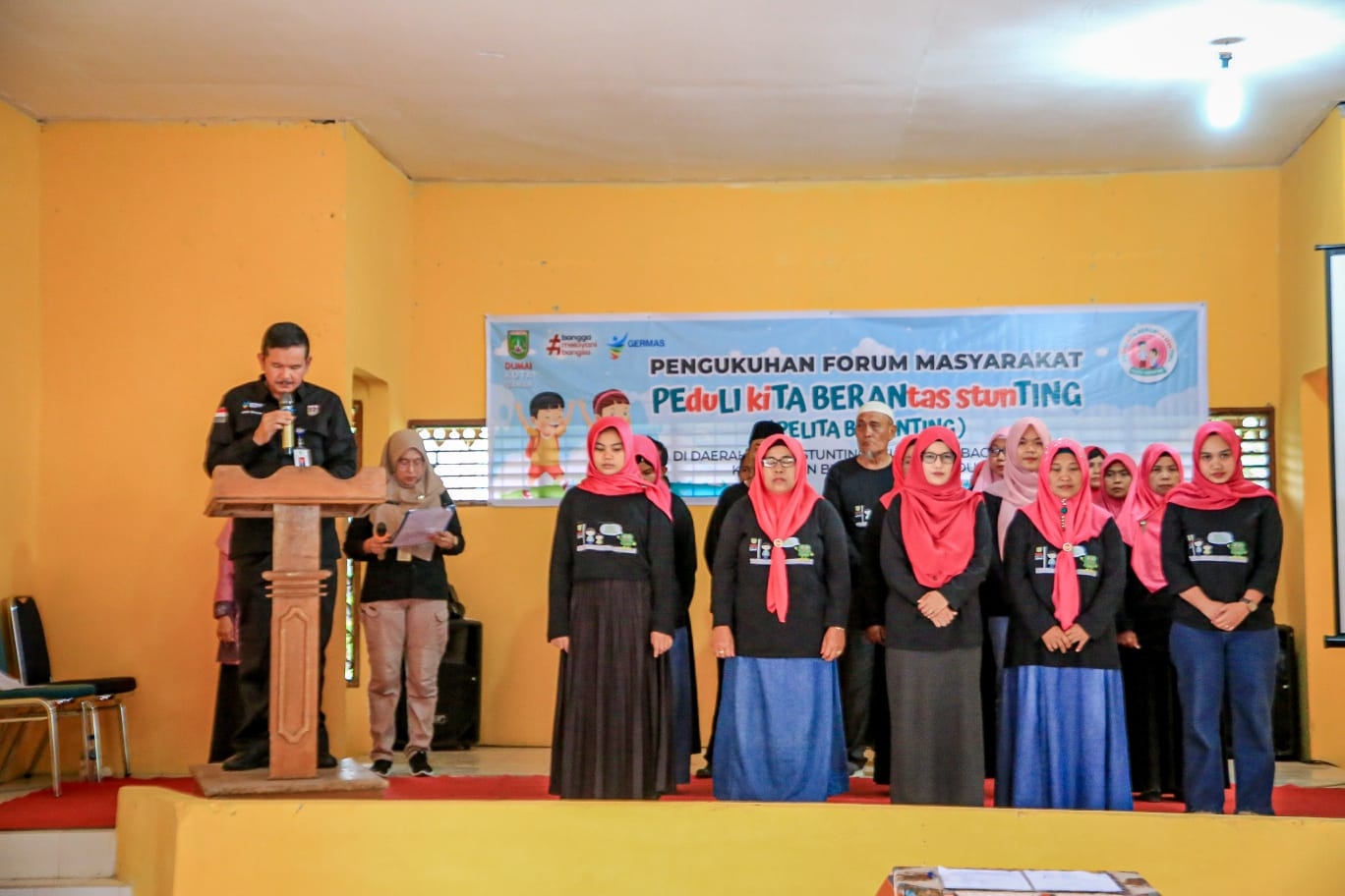 Foto pengukuhan Pengurus PELITA BERANTING Kelurahan Bagan Besar oleh Sekda Dumai.
