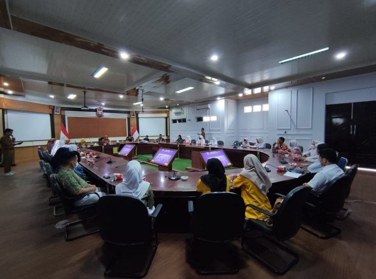 Foto saat Dinas PPA Kota Dumai melaksanakan sosialisasi di Ruang Rapat Rapat Wan Dahlan Ibrahim, Dumai.