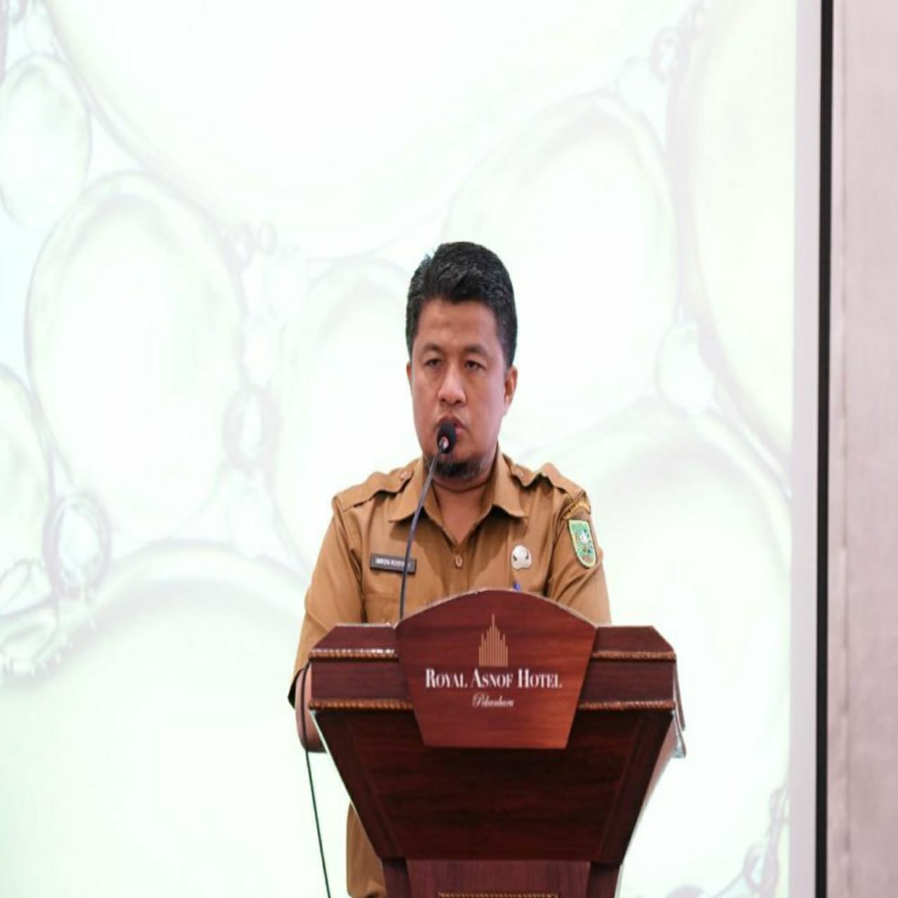Foto Kepala Disnakertrans Riau, Imron Rosyadi (dok: mediacenter Riau).
