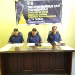 Foto : Tim Penjaringan dan Penyaringan KONI Kota Dumai Tahun 2023. Gryady Pirmansyap, S.Pd (kiri), Dedi Dasmon, M. Pd (tengah) dan Muhammad Husni Thamrin (kanan).