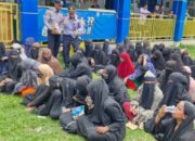 Foto : Imigran etnis Rohingya di Terminal Tipe A, Kota Langsa, Provinsi Aceh, setelah ketahuan melarikan diri.