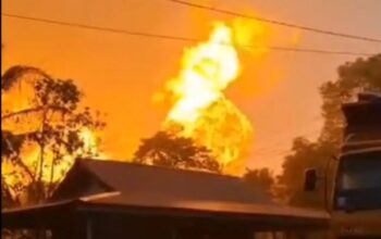 Foto : Tampak dari jauh, kobaran api yang diakibatkan kebocoran pipa gas milik PT TGI di Kabupaten Indragiri Hilir.