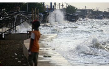 Foto : Ilustrasi ombak dan gelombang laut.