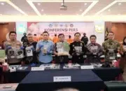 Foto : Bea Cukai dan Bareskrim Mabes Polri membongkar penyelundupan sabu oleh dua warga negara Pakistan.