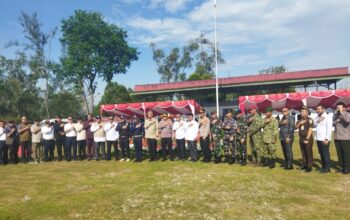 Foto : Menteri LH RI bersama rombongan dan pejabat undangan dari Provinsi Riau dan Kota Dumai.